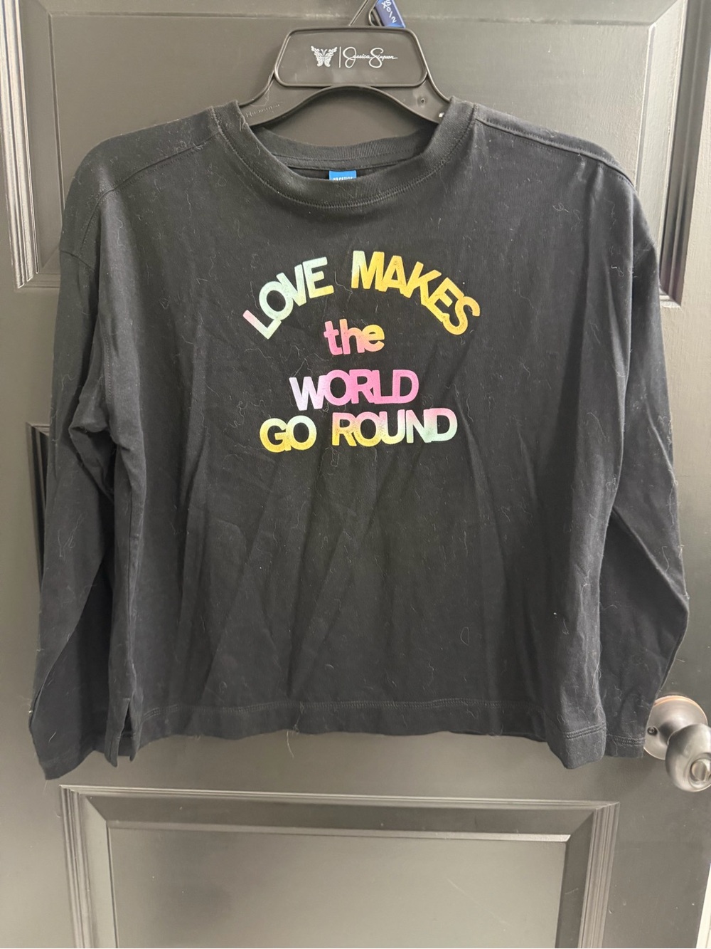 NWT Old Navy XS Petite Love Makes the World Go Round Graphic Long Sleeve Tee